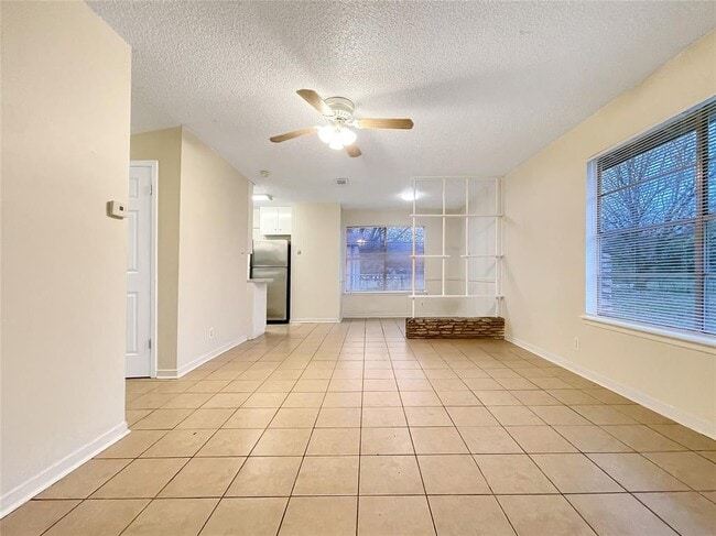 Building Photo - 2502 Cecil Dr Rental