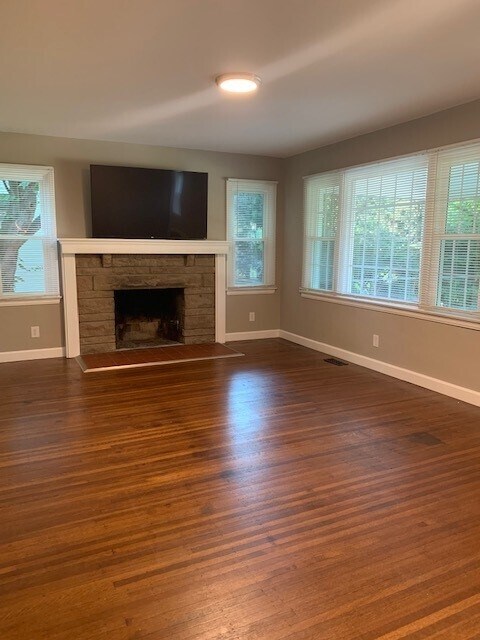 Photo - 646 Berkley Rd