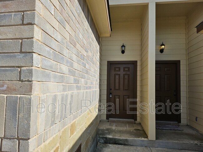 Photo - 215 Kaspar Way