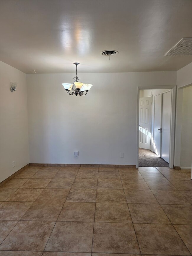 Photo - 230- 3988p -6210 & 6212 Wright Ave. - AS Unit 6212