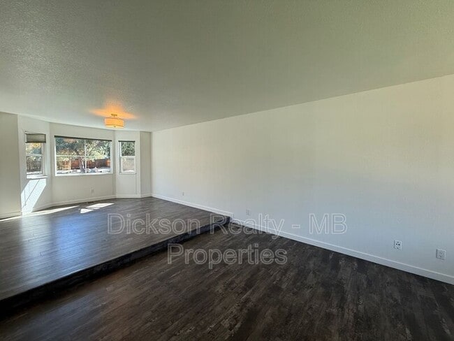 Photo - 7998 Rusty Rd