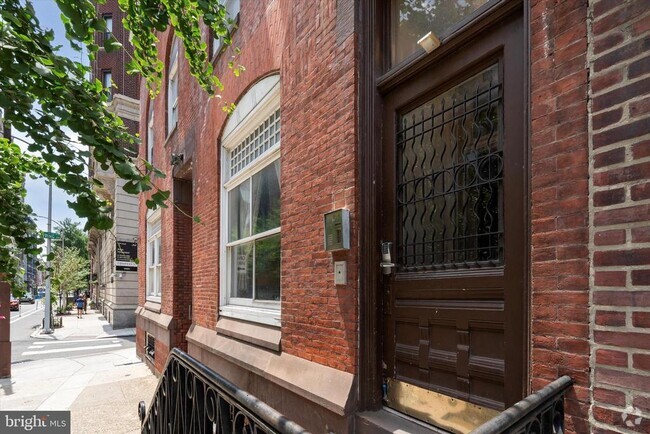 Building Photo - 240 S 13th St Unit B Rental
