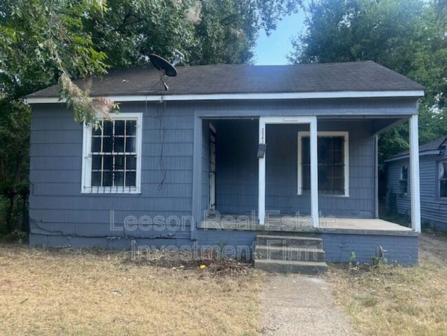 Building Photo - 3041 Desoto St