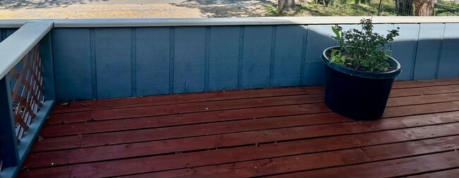 Photo - 2.2. miles to Sky Lakes Medical Center and...