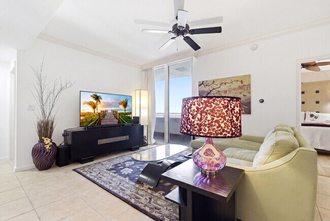 Photo - 511 SE 5 Ave Unidad 1819