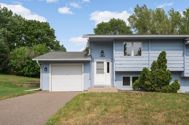 Building Photo - 1349 Easter Ln