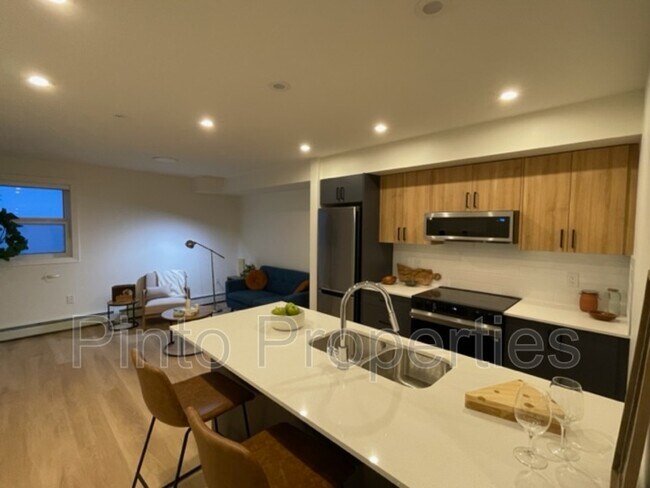 Photo - 8615-8108 108 St NW