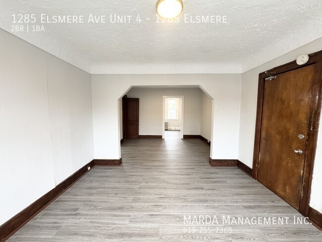 Photo - SPACIOUS 2 BED/1 BATH UNIT IN WALKERVILLE + HYDRO Unit 1285 Elsmere
