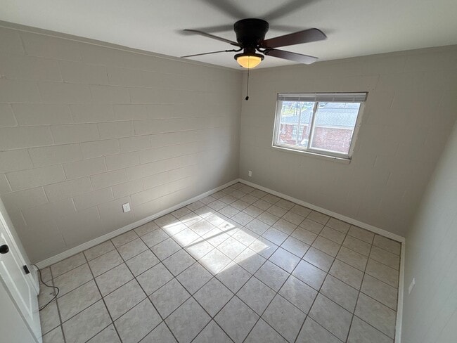 Photo - 2150 Saxon St Unit 2150 Saxon St  C