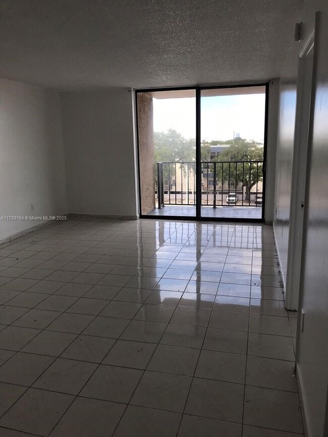 Photo - 16751 NE 9th Ave Unidad 501