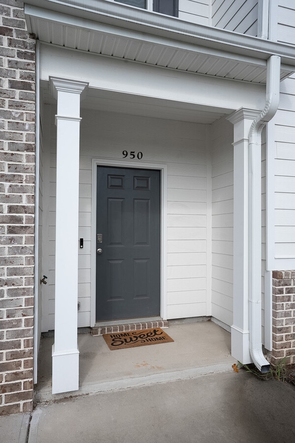 Photo - 950 Quaint Parish Cir