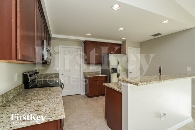 Photo - 1121 NW Juanita Pl