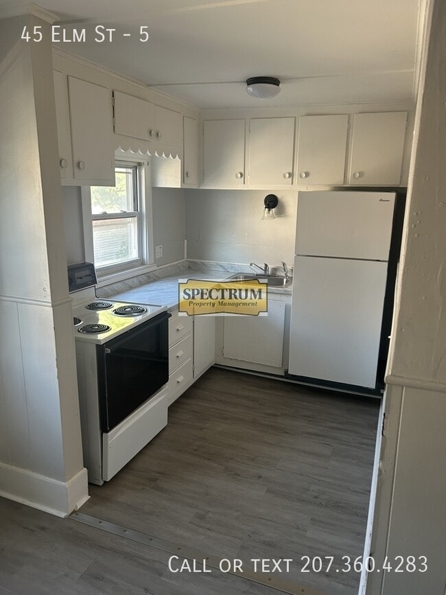 Building Photo - 45 Elm St Unit 5