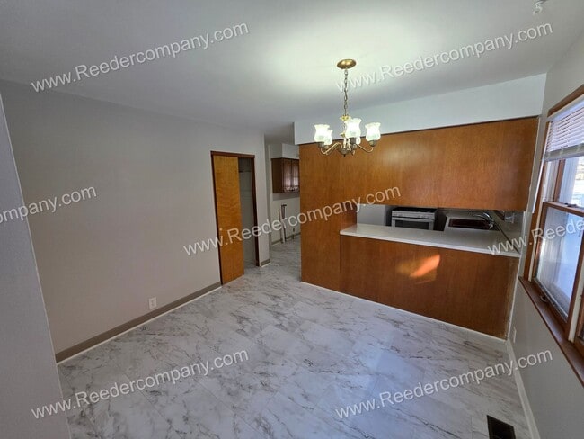 Photo - Well maintained 3 bedroom 2 bathroom house