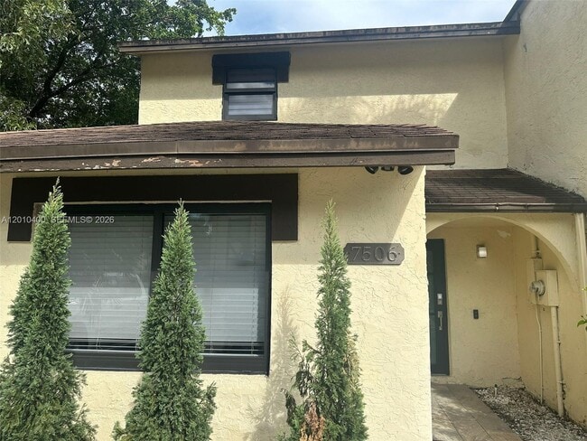 Photo - 7506 NW 33rd St