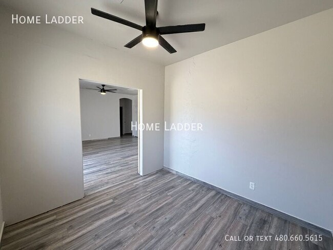 Photo - 651 W Fairway Cove Dr