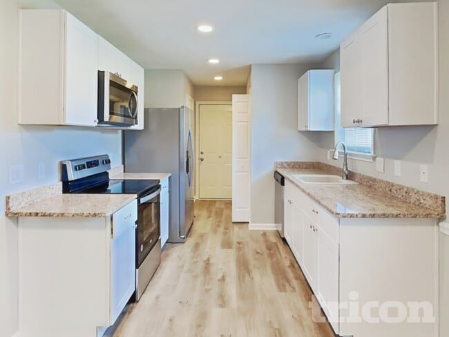 Photo - 1612 Robert Rd