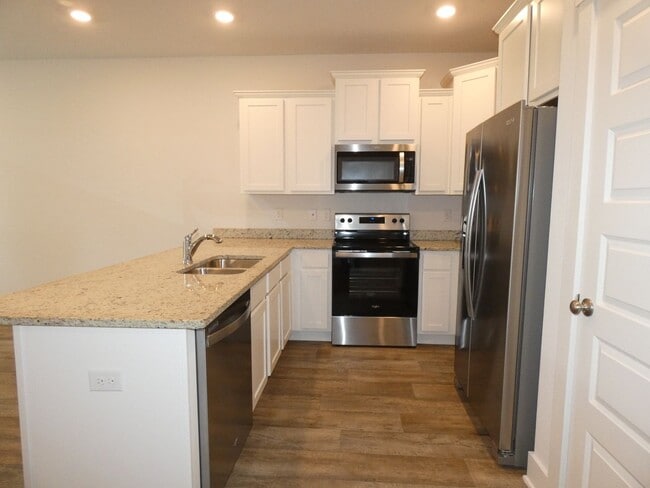 Photo - 3-Bedroom Townhome - Admiral's Quarters