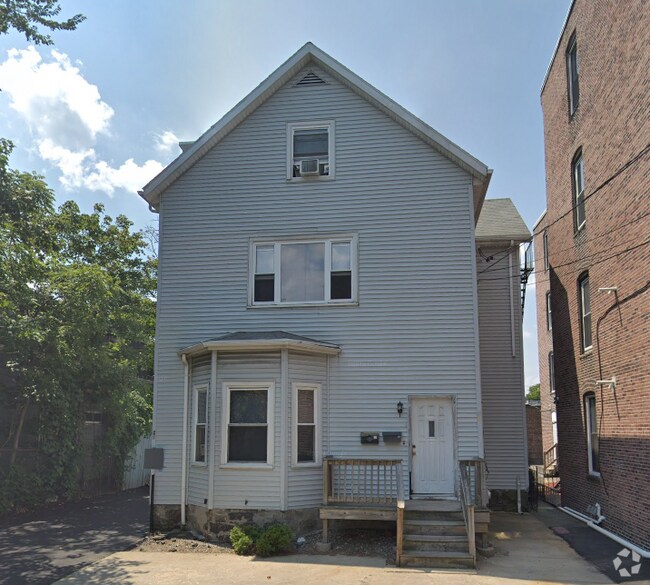 Building Photo - 21 Highgate St Rental