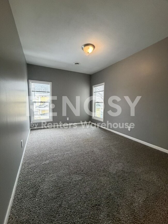 Photo - 2540 12th Ave S