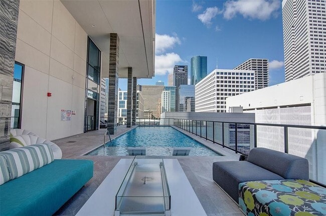 Photo - 1211 Caroline-278.5 Unit 278.5