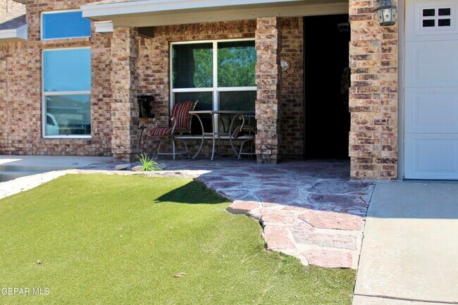 Photo - 704 Colchester Dr