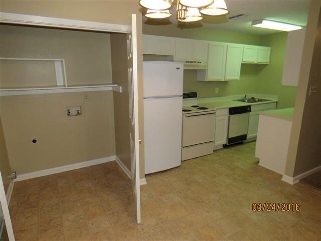 Photo - Spring Creek Apartments