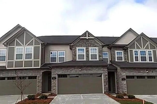Photo - 5633 Garrow Glen Rd