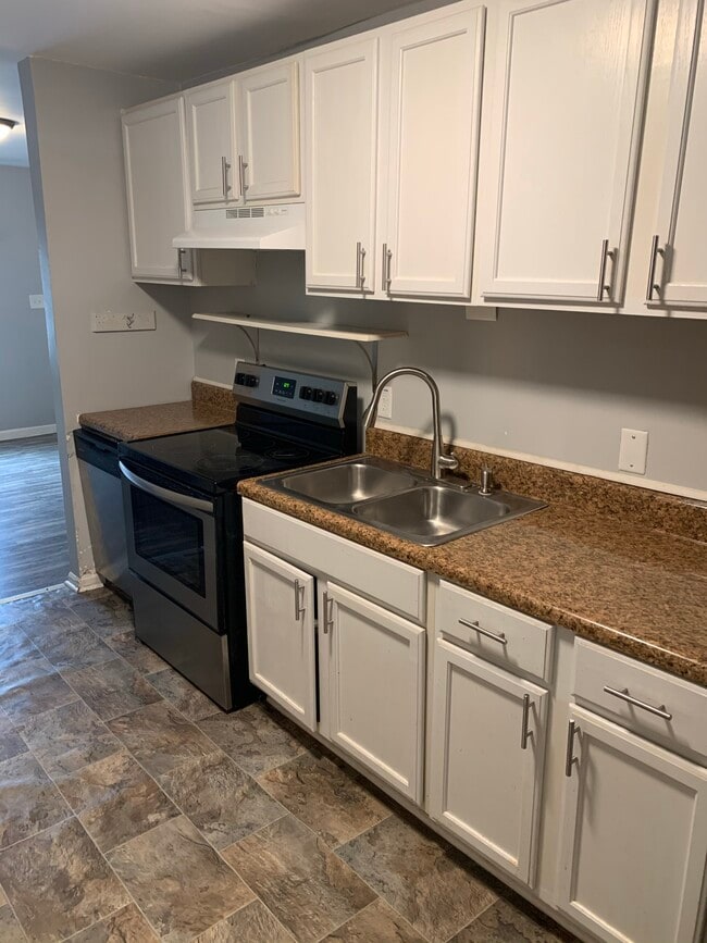 Photo - 202 Selwyn Alley