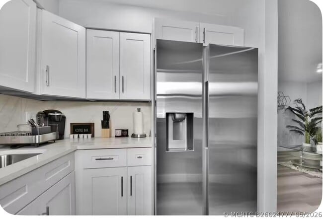 Building Photo - 708 SW 16th Ave Unit 1-4