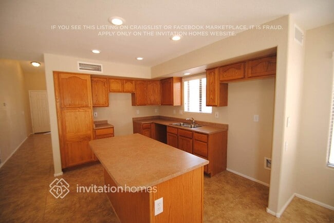 Photo - 519 N 167th Dr