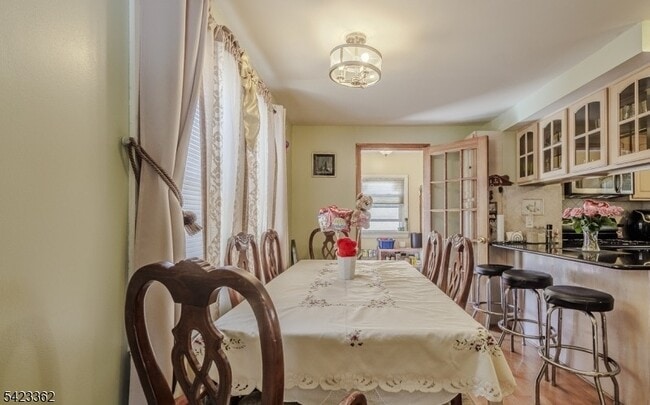 Photo - 66 Garrison St