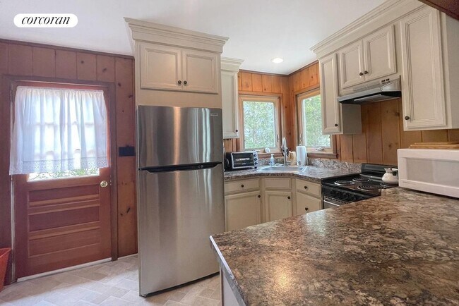 Photo - 260 Towd Point Rd