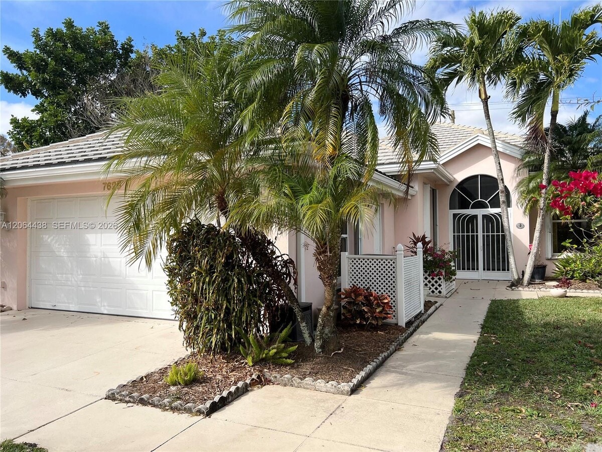 Photo - 7625 SE Bay Cedar Cir