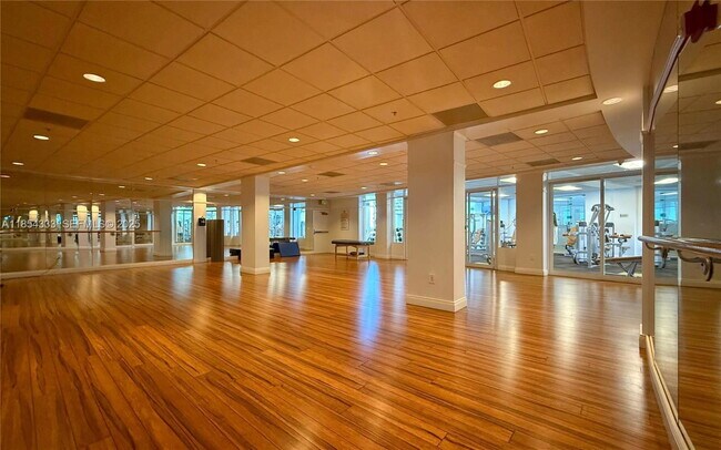 Photo - 848 Brickell Key Dr Unit 3