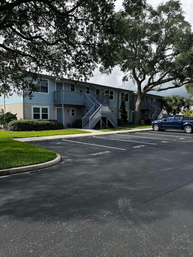Photo - 700 W Pope Rd