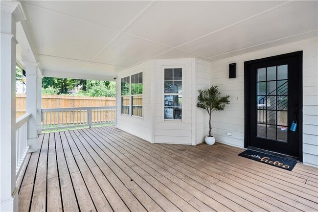 Photo - 1232 Memorial Dr SE