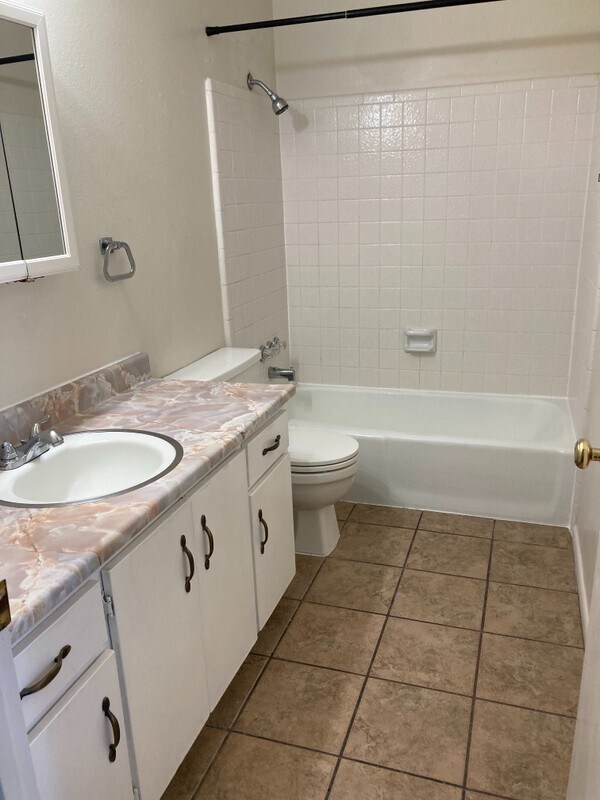 Photo - 2113 E Donegal Cir Unit 1