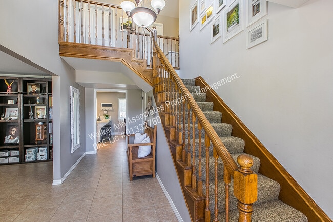 Photo - 1062 Foxenwood Dr