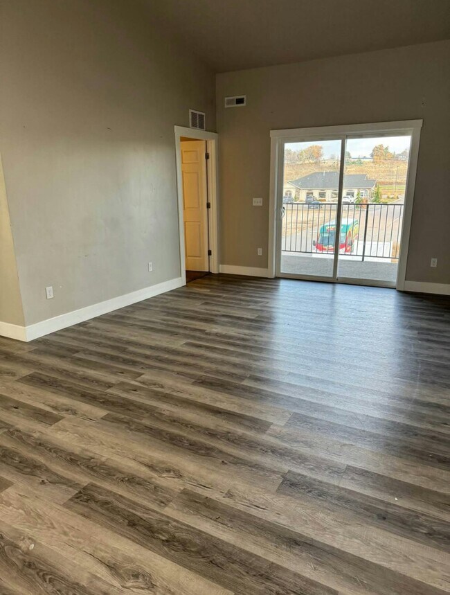 Photo - 953 Pirate Cove Wy Unit A