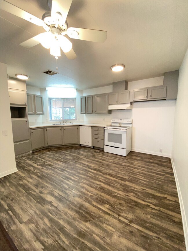 24425 Woolsey Canyon Rd House House Rental in West Hills, CA