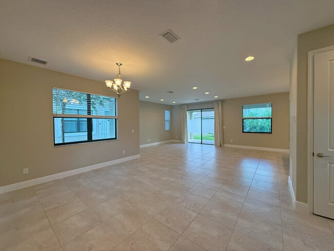 Photo - 2941 Casterton Dr