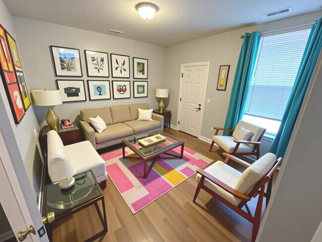 Photo - 4731 Vine St