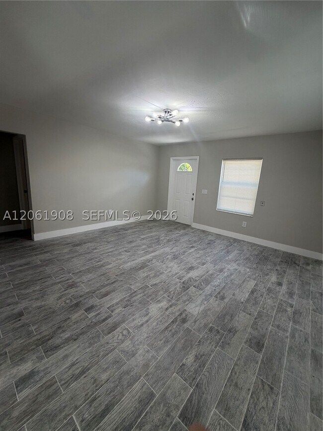 Photo - 1140 NE 1st St Unit 1140