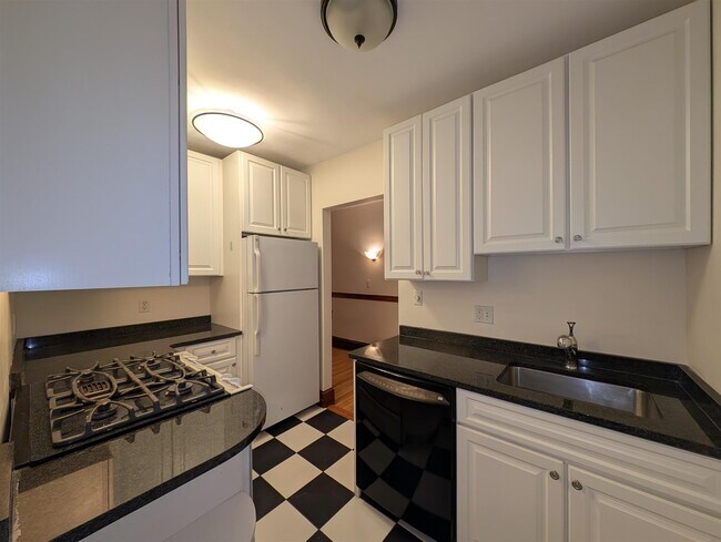 Photo - 7 Story St Unit 3