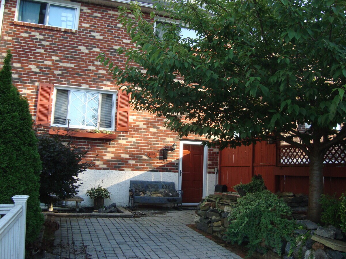 Photo - 444 W Chestnut St Townhome