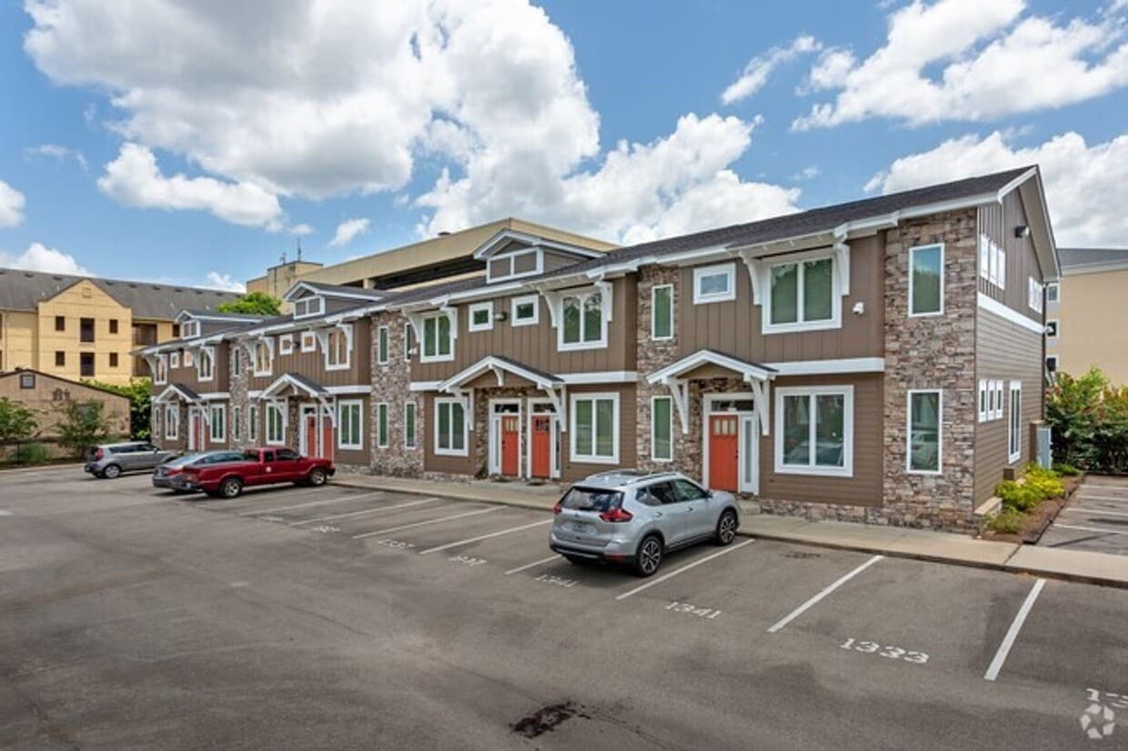 3 bed/3 bath luxury townhouse walking dist... - 3 bed/3 bath luxury townhouse walking dist...