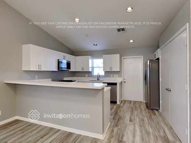 Photo - 6075 Roger St