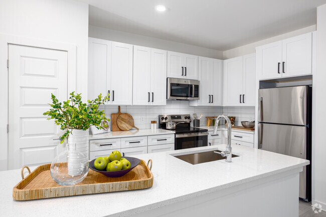 Nest 1BR, 1BA - 914SF - Kitchen - Heron Mill Apartments at Douglasville
