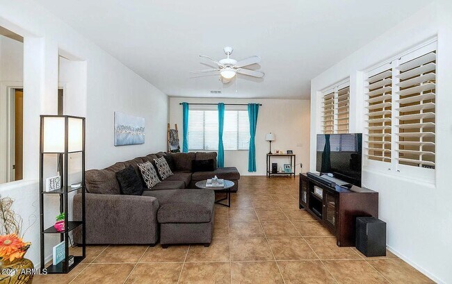 Photo - 3315 E Merlot St